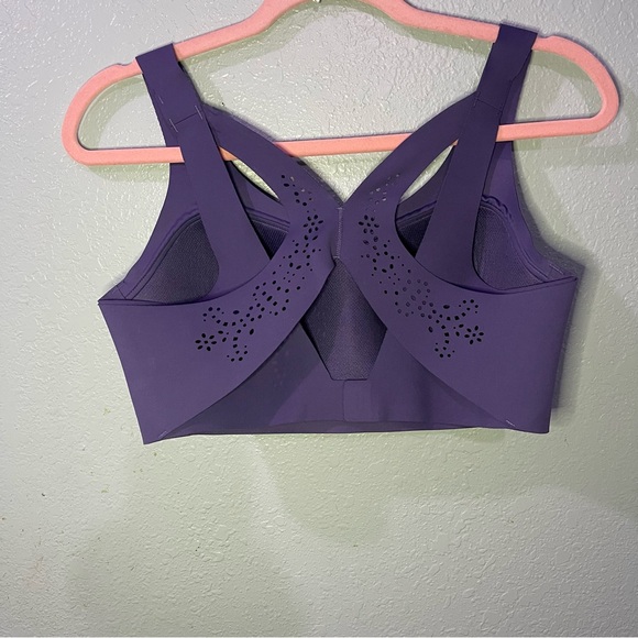 Victoria's Secret Lavender Sports Bra - Picture 3 of 5